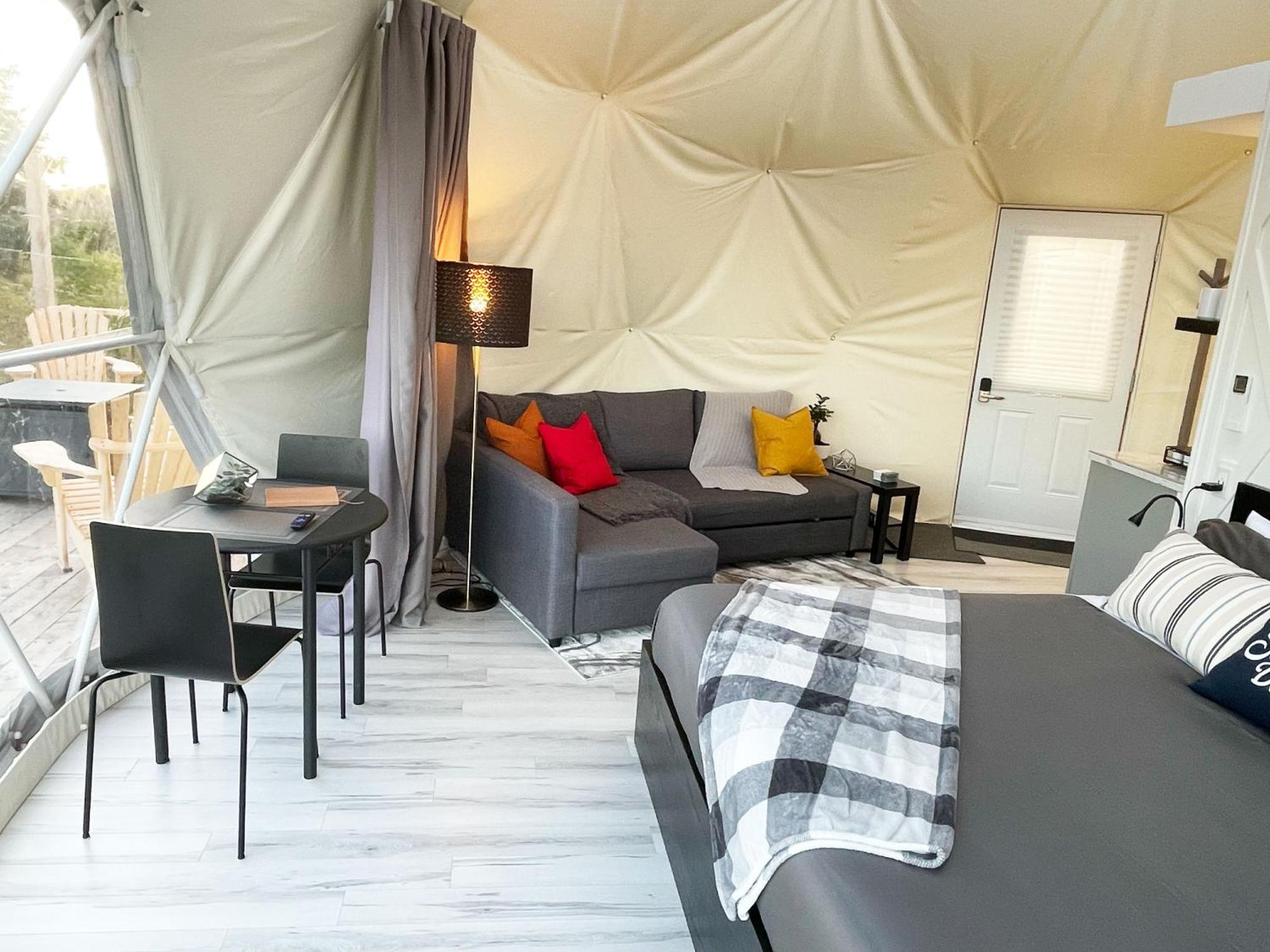 Port Wade Glamping Domes Villa Victoria Beach Exteriör bild