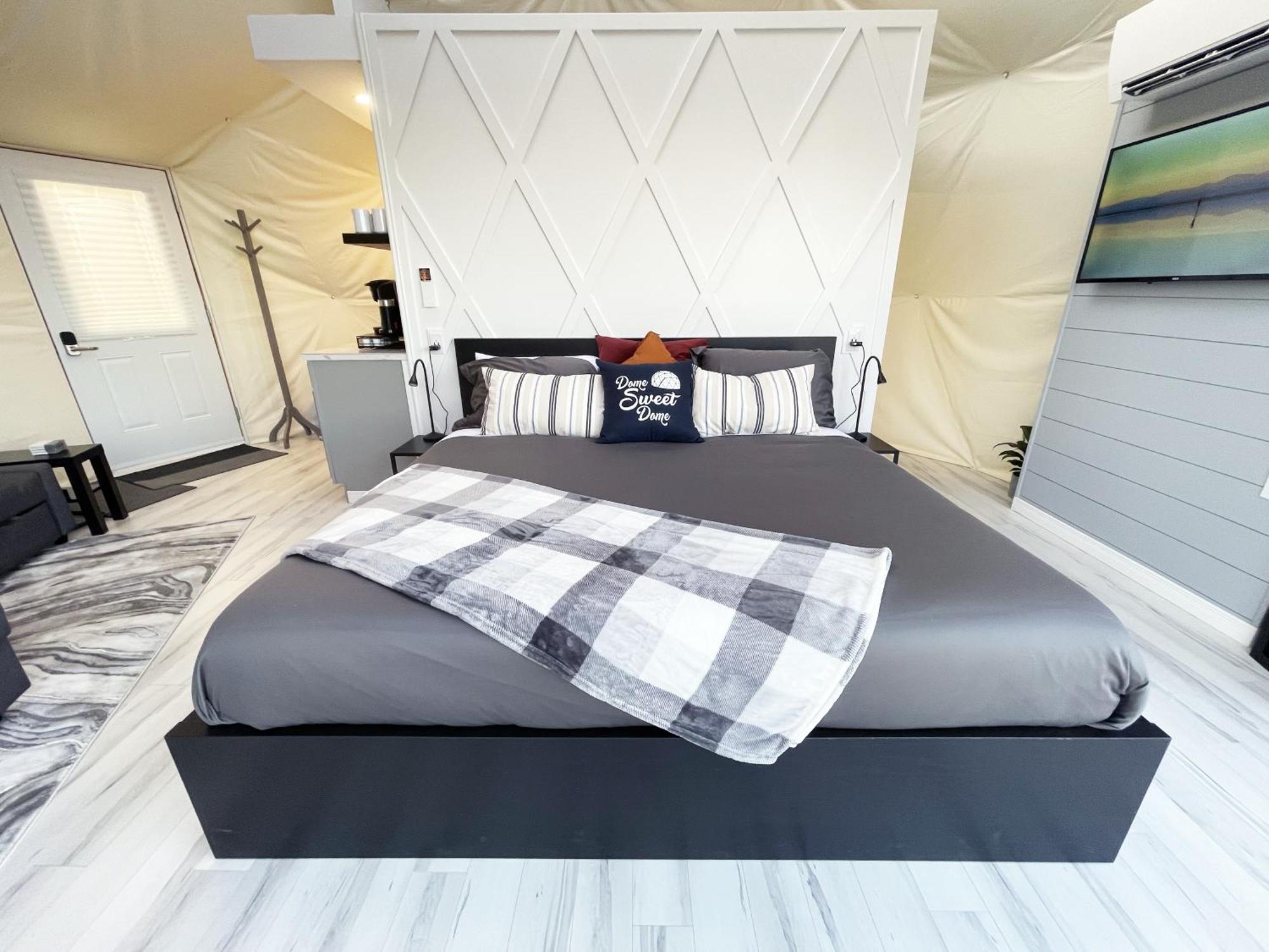 Port Wade Glamping Domes Villa Victoria Beach Exteriör bild