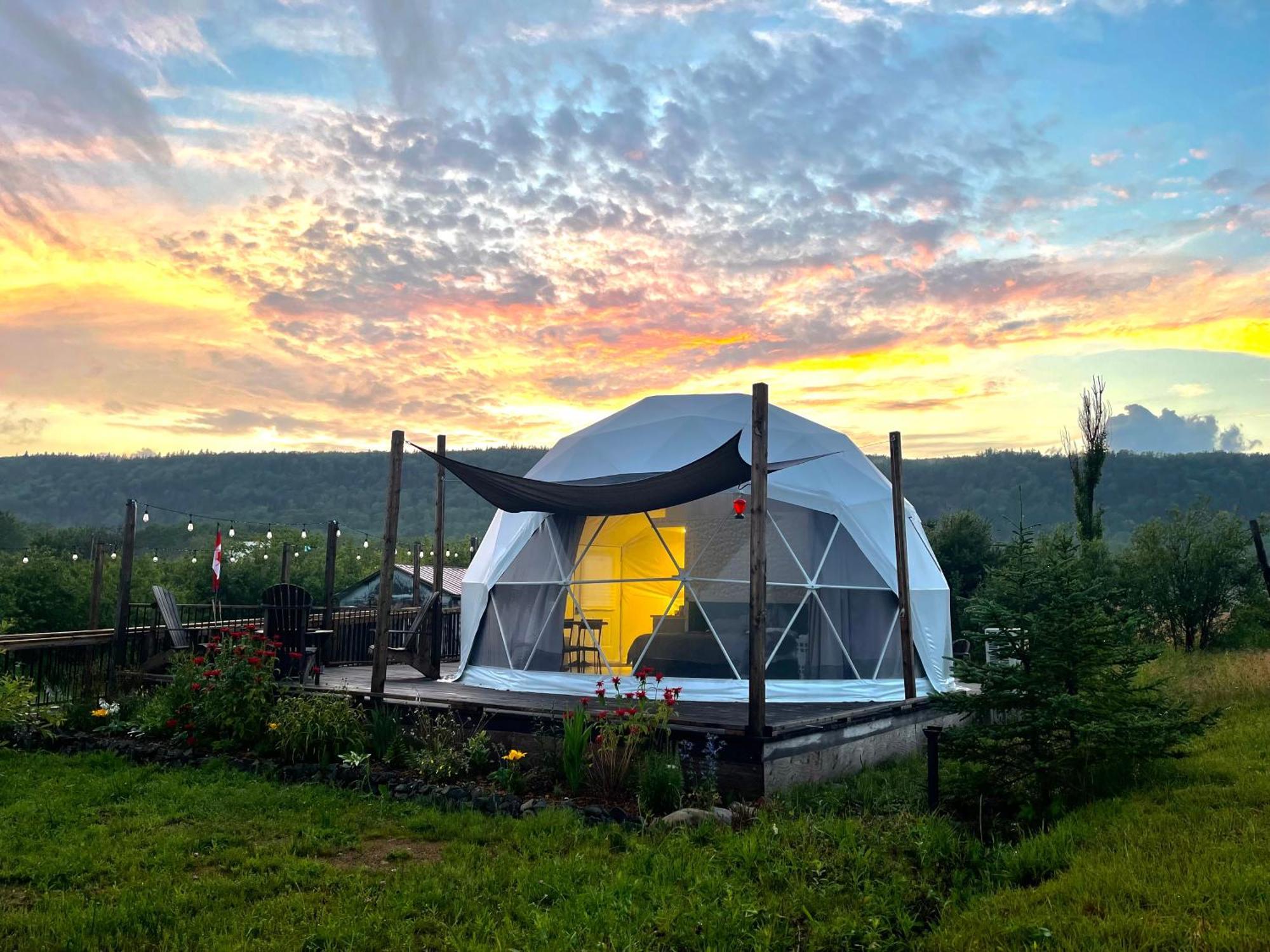 Port Wade Glamping Domes Villa Victoria Beach Exteriör bild